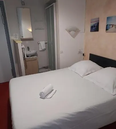 De Naples Hotel 2*
